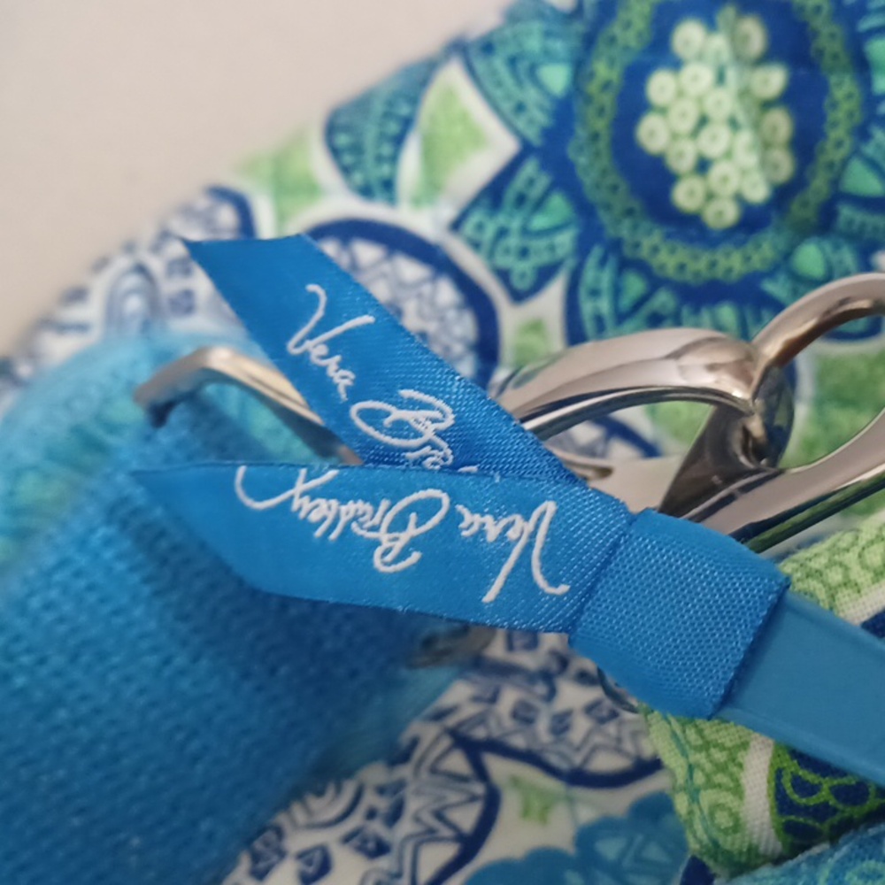 Vera Bradley Grand Traveler Tote / Duffel In Doodle Daisy Pattern - Picture 14 of 17
